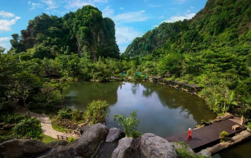 Embraces Nature with Unique Cave Dining Experience at Banjaran Hotsprings Retreat - TRAVELINDEX